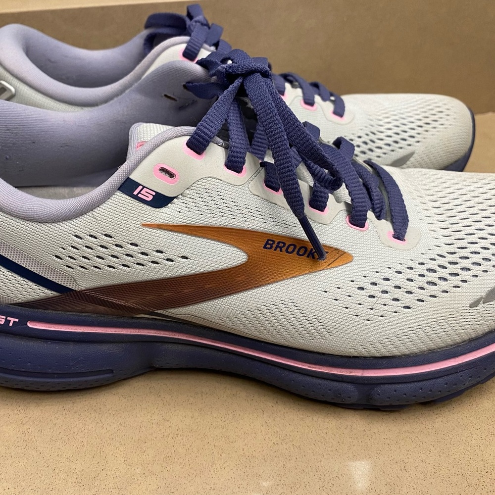 Brooks Women's Running Shoes - White and Purple